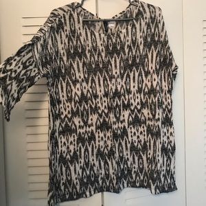 Black and white knitted top